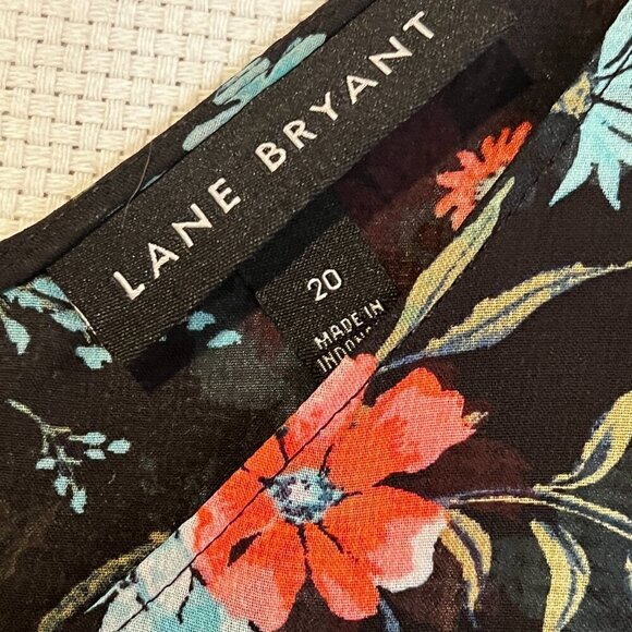 Lane Bryant Size 20 (2X) Chiffon Dark Floral Print Flowy Sleeveless Blouse Tank - Picture 3 of 7